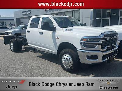 New 2025 Ram 3500 Tradesman Crew Cab 4x4 60 CA Cab Chassis for sale #535824 - photo 1