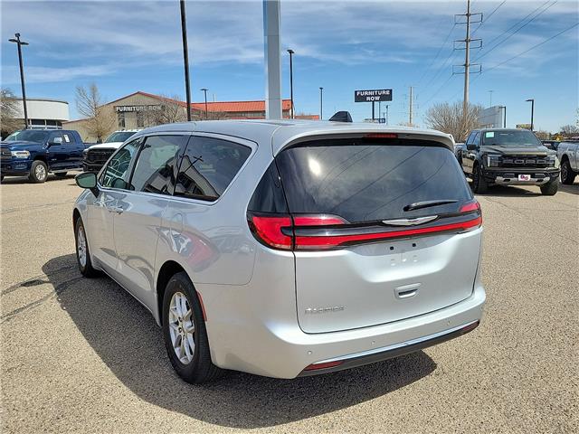Used 2024 Chrysler Pacifica - photo 5
