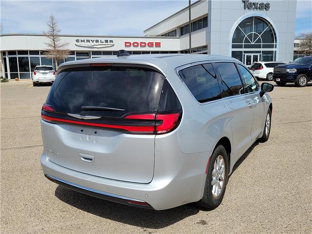 Used 2024 Chrysler Pacifica - photo 6