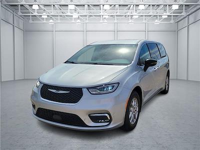 Used 2024 Chrysler Pacifica - photo 1