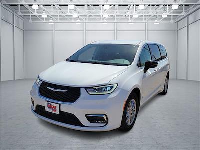 Used 2024 Chrysler Pacifica - photo 1