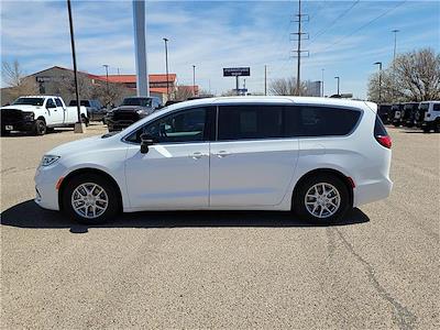 Used 2024 Chrysler Pacifica - photo 1