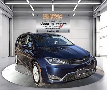 Used 2017 Chrysler Pacifica Touring L Minivan for sale #D19793A - photo 1