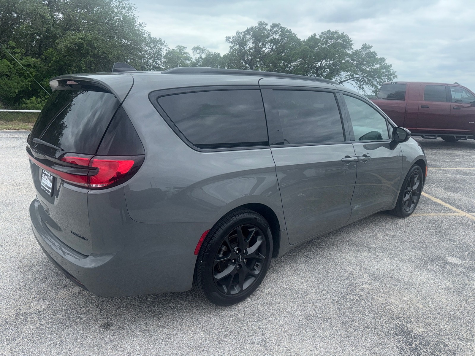 Used 2025 Chrysler Pacifica - photo 8