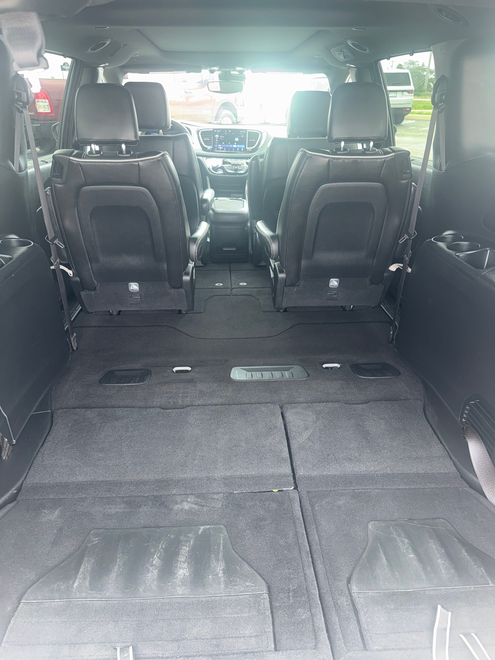 Used 2025 Chrysler Pacifica - photo 10