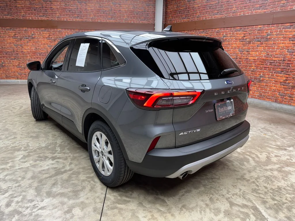 Used 2023 Ford Escape - photo 16