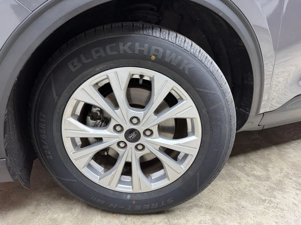 Used 2023 Ford Escape - photo 8
