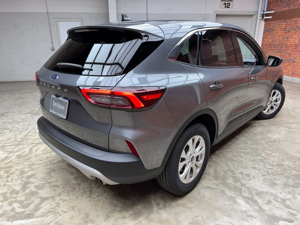 Used 2023 Ford Escape - photo 18