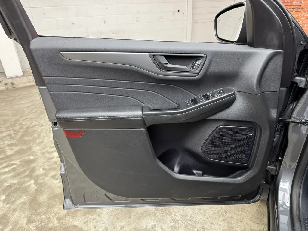 Used 2023 Ford Escape - photo 22