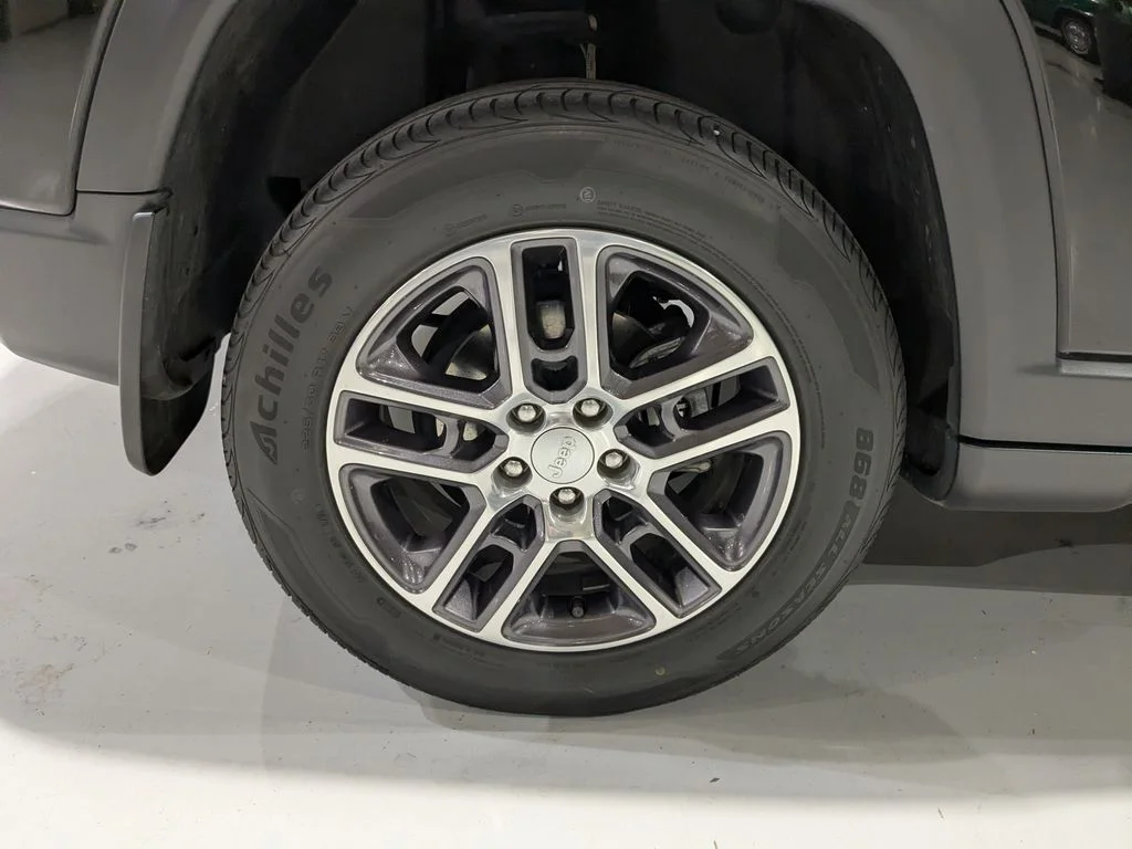 Used 2018 Jeep Compass - photo 8