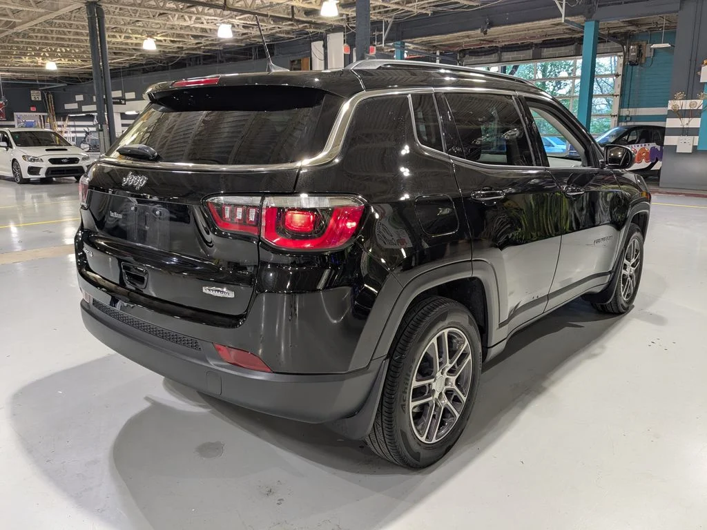 Used 2018 Jeep Compass - photo 9