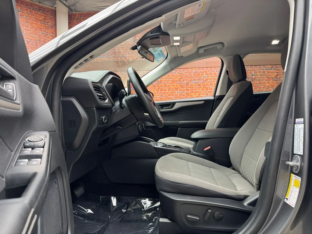 Used 2022 Ford Escape - photo 6