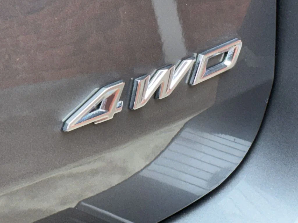 Used 2023 Ford Explorer - photo 2