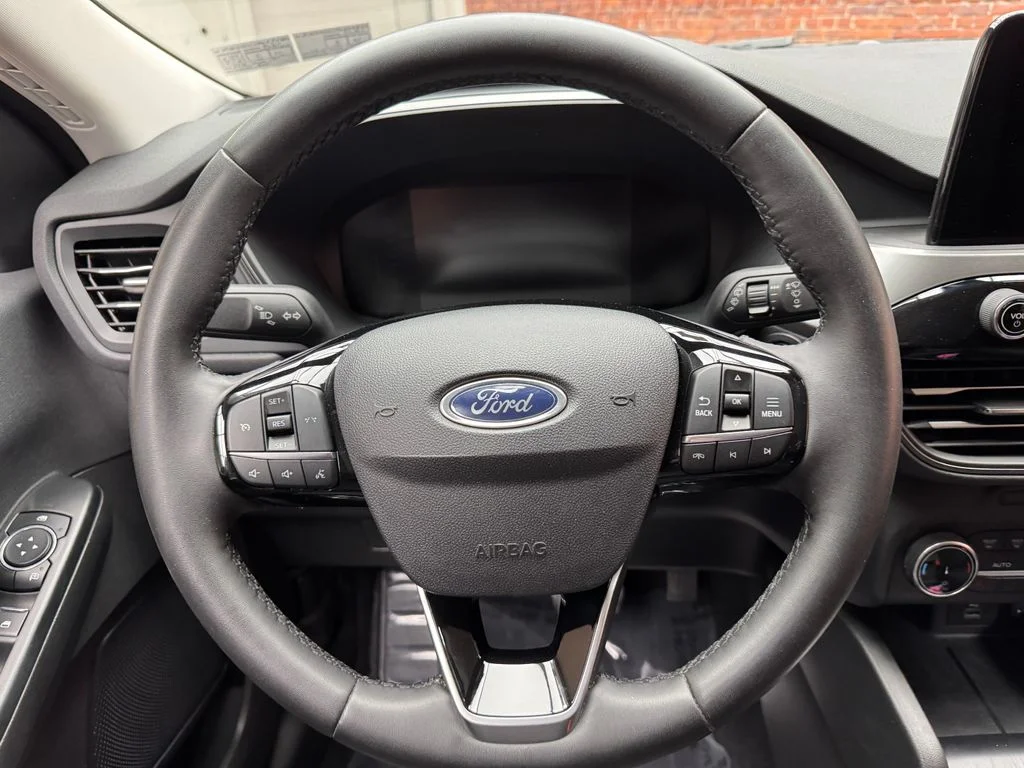 Used 2023 Ford Escape - photo 1