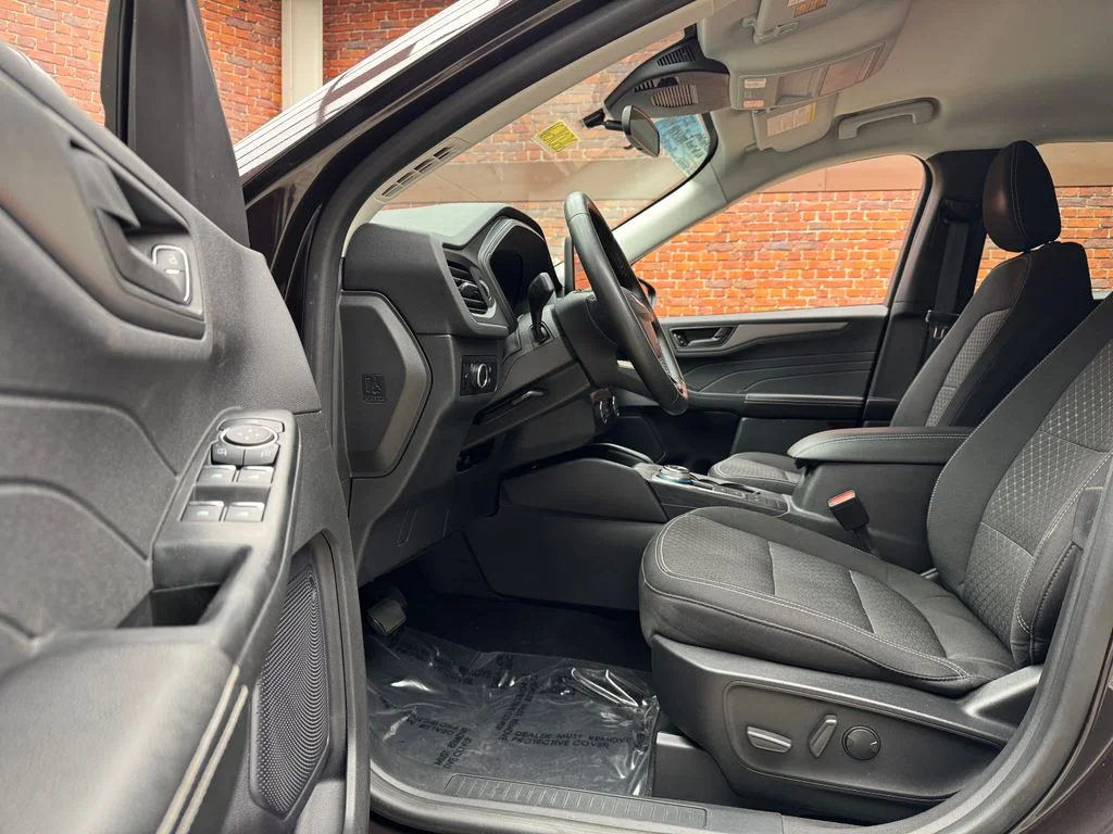 Used 2023 Ford Escape - photo 12