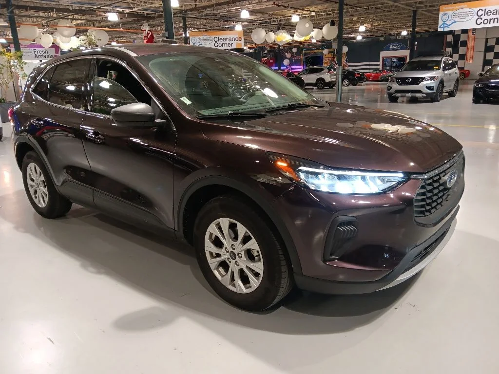 Used 2023 Ford Escape - photo 5