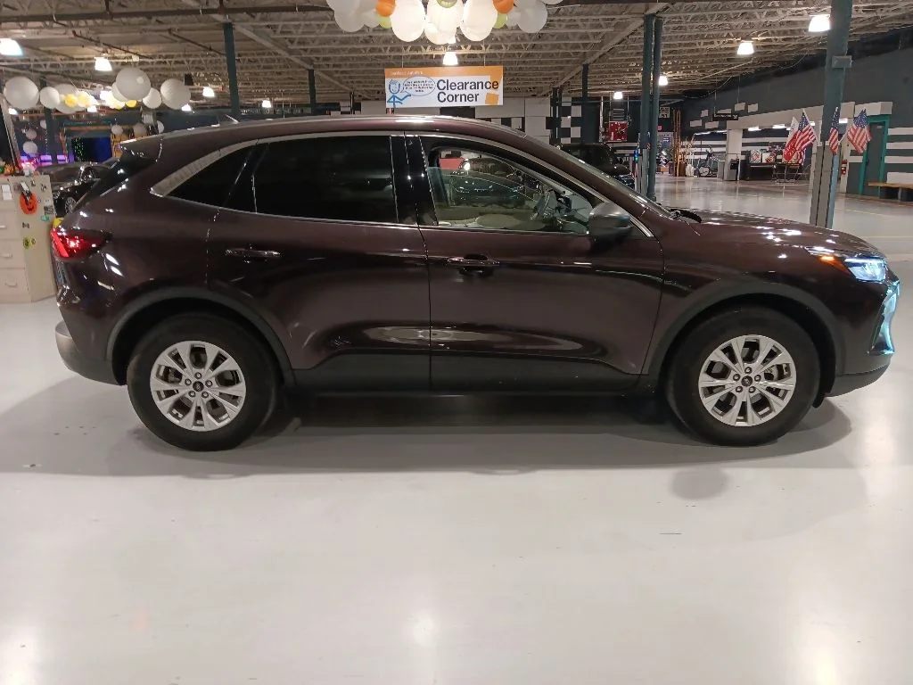 Used 2023 Ford Escape - photo 6