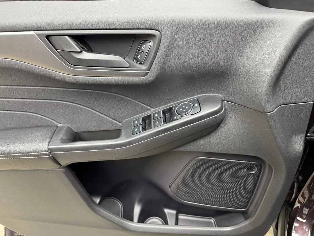Used 2023 Ford Escape - photo 11