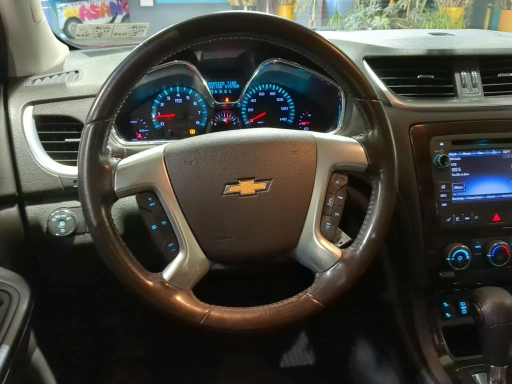 Used 2015 Chevrolet Traverse - photo 1