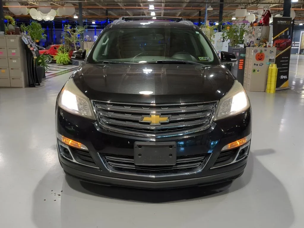Used 2015 Chevrolet Traverse - photo 2