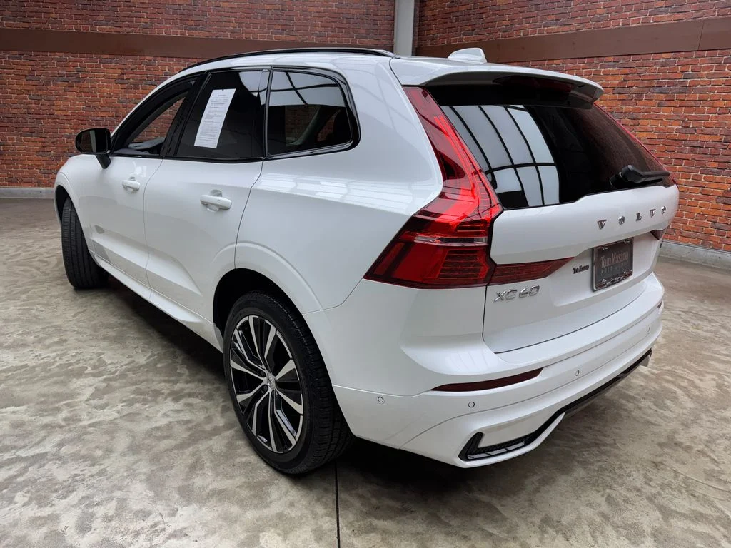 Used 2025 Volvo XC60 - photo 1