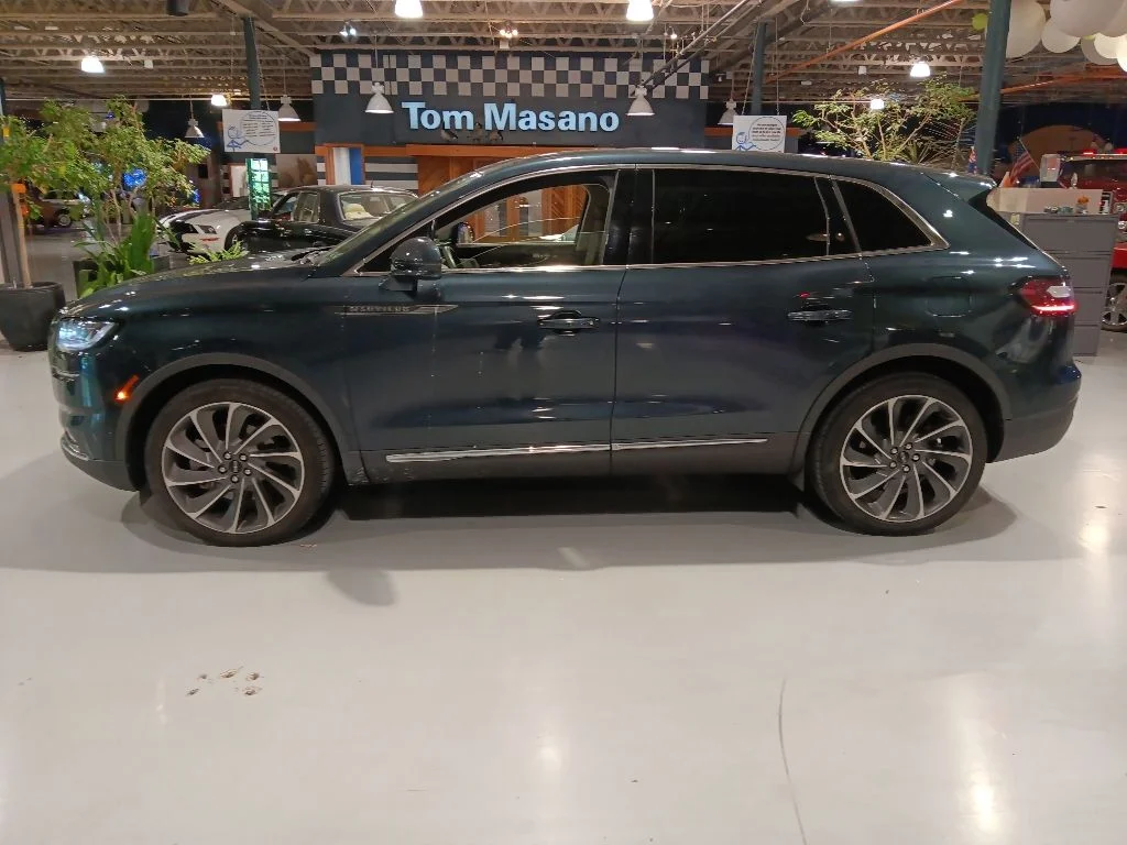 Used 2021 Lincoln Nautilus - photo 10