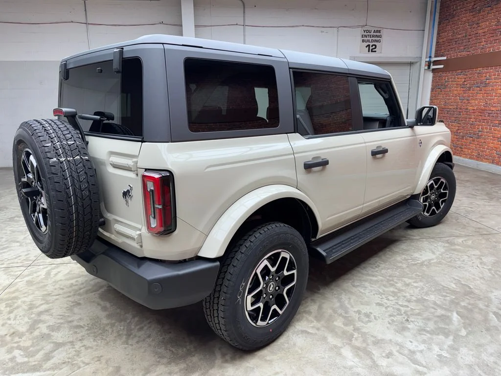 New 2026 Ford Bronco - photo 2
