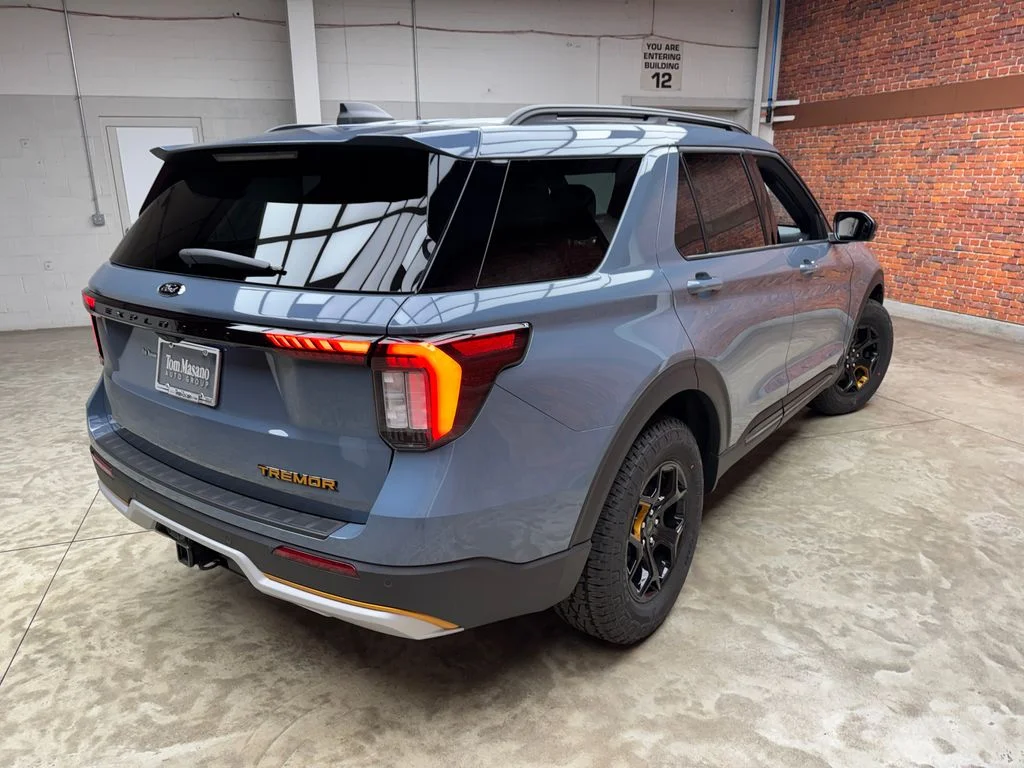 New 2026 Ford Explorer - photo 2