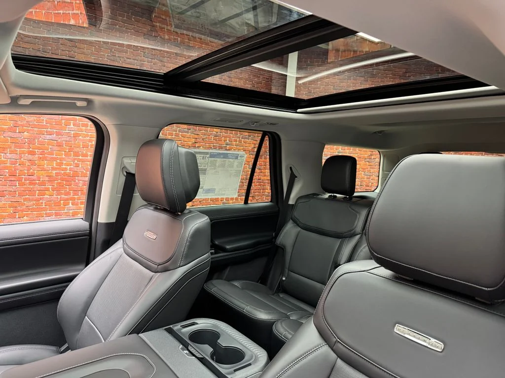 New 2026 Ford Expedition - photo 2