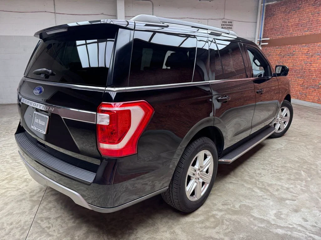 Used 2020 Ford Expedition - photo 2