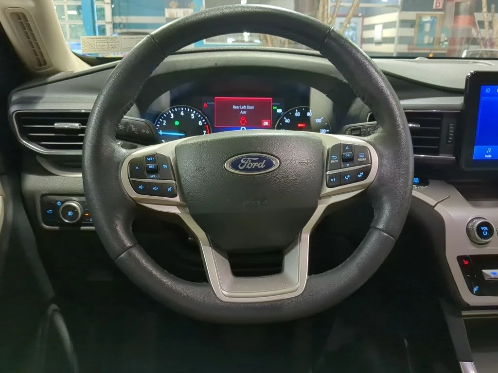 Used 2023 Ford Explorer - photo 1