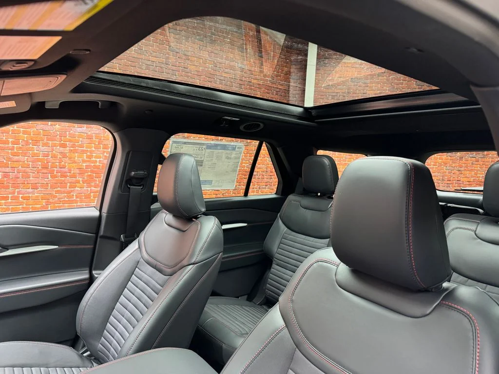New 2026 Ford Explorer - photo 2
