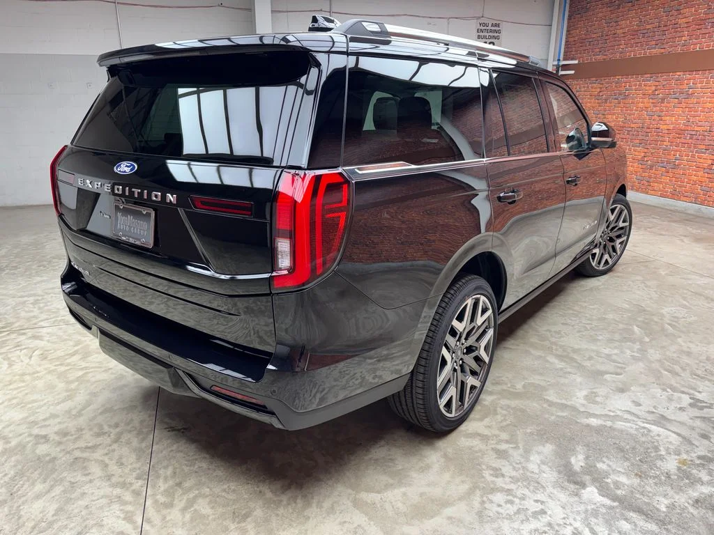 New 2027 Ford Expedition - photo 2