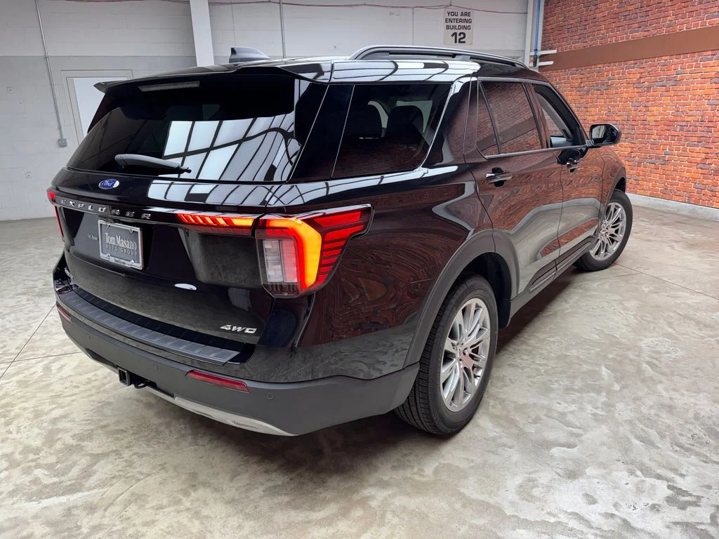 New 2026 Ford Explorer - photo 2