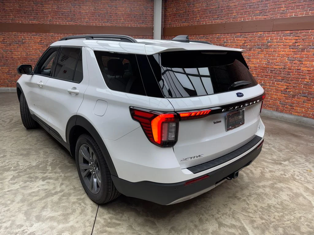 New 2026 Ford Explorer - photo 1