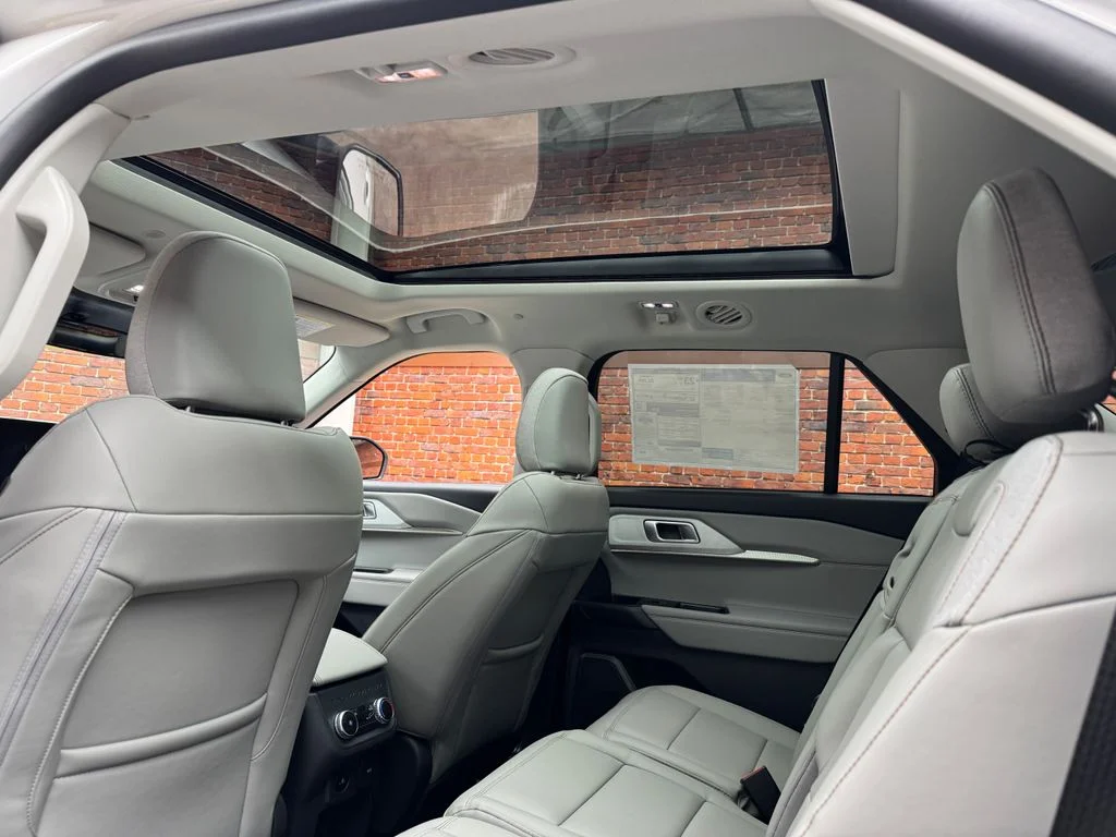 New 2026 Ford Explorer - photo 2