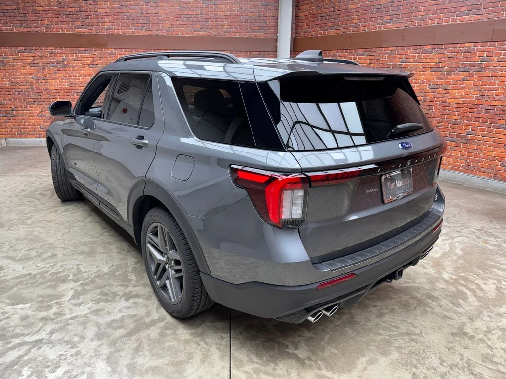 New 2026 Ford Explorer - photo 1