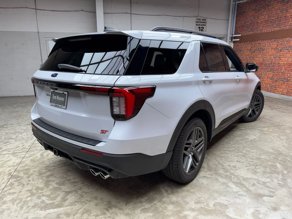 New 2026 Ford Explorer - photo 2