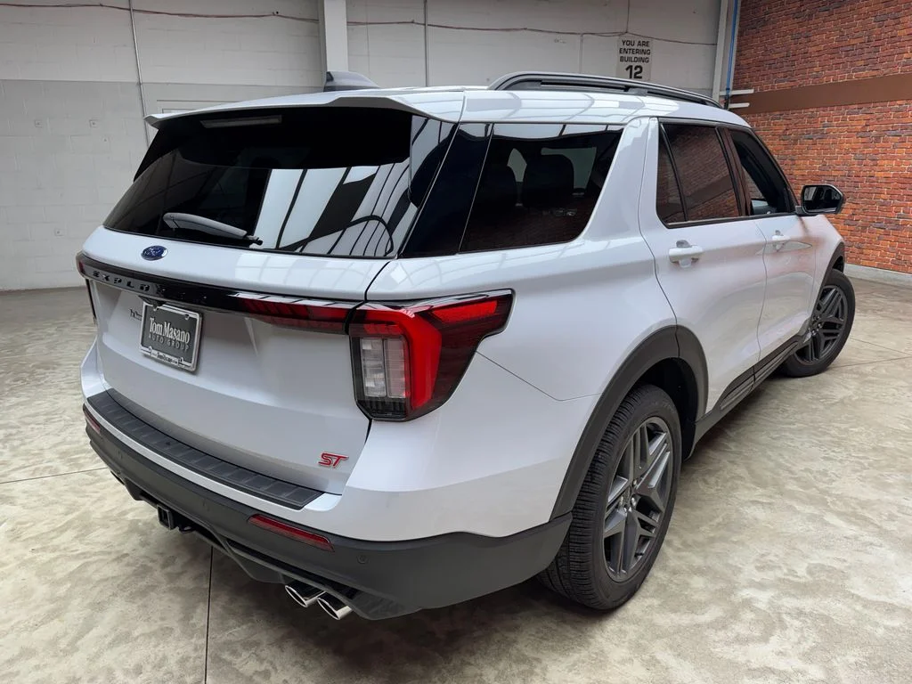New 2026 Ford Explorer - photo 2