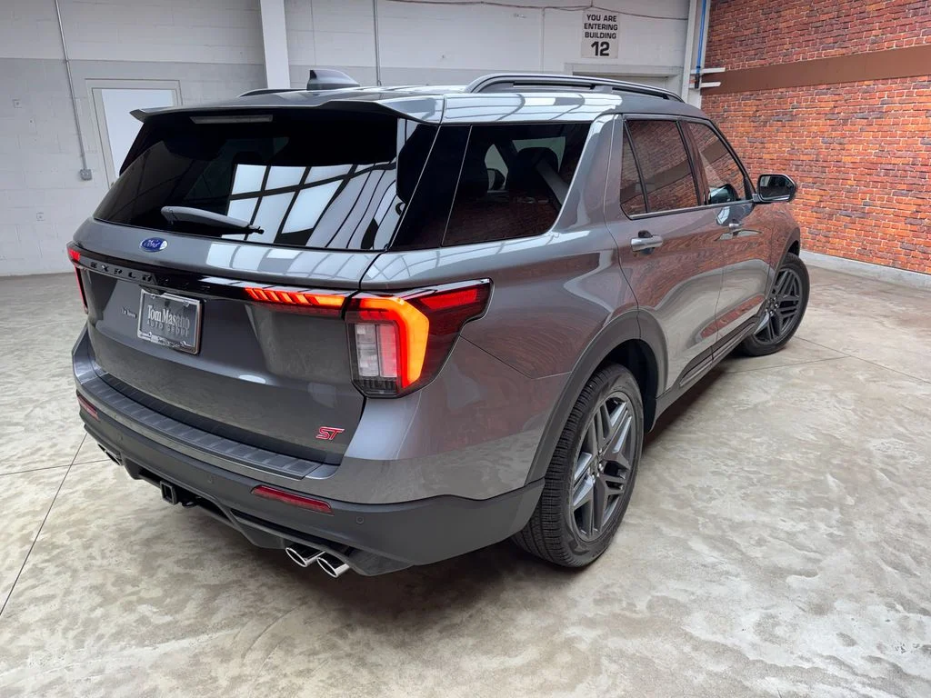 New 2026 Ford Explorer - photo 2