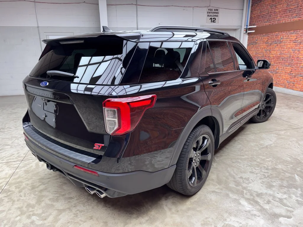 Used 2023 Ford Explorer - photo 2