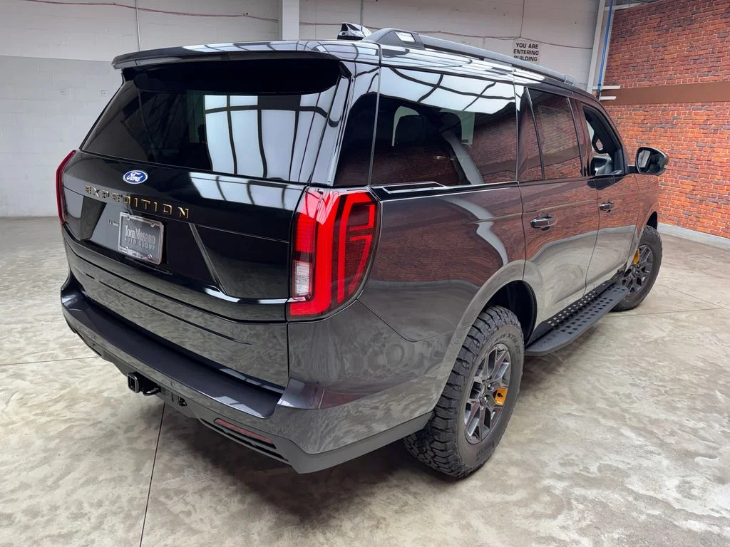 New 2027 Ford Expedition - photo 2