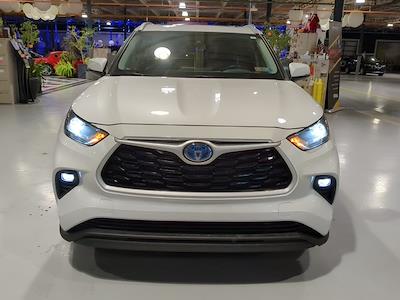 Used 2023 Toyota Highlander - photo 1