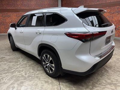 Used 2023 Toyota Highlander - photo 1