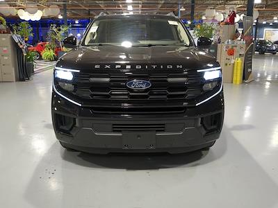 Used 2025 Ford Expedition - photo 1