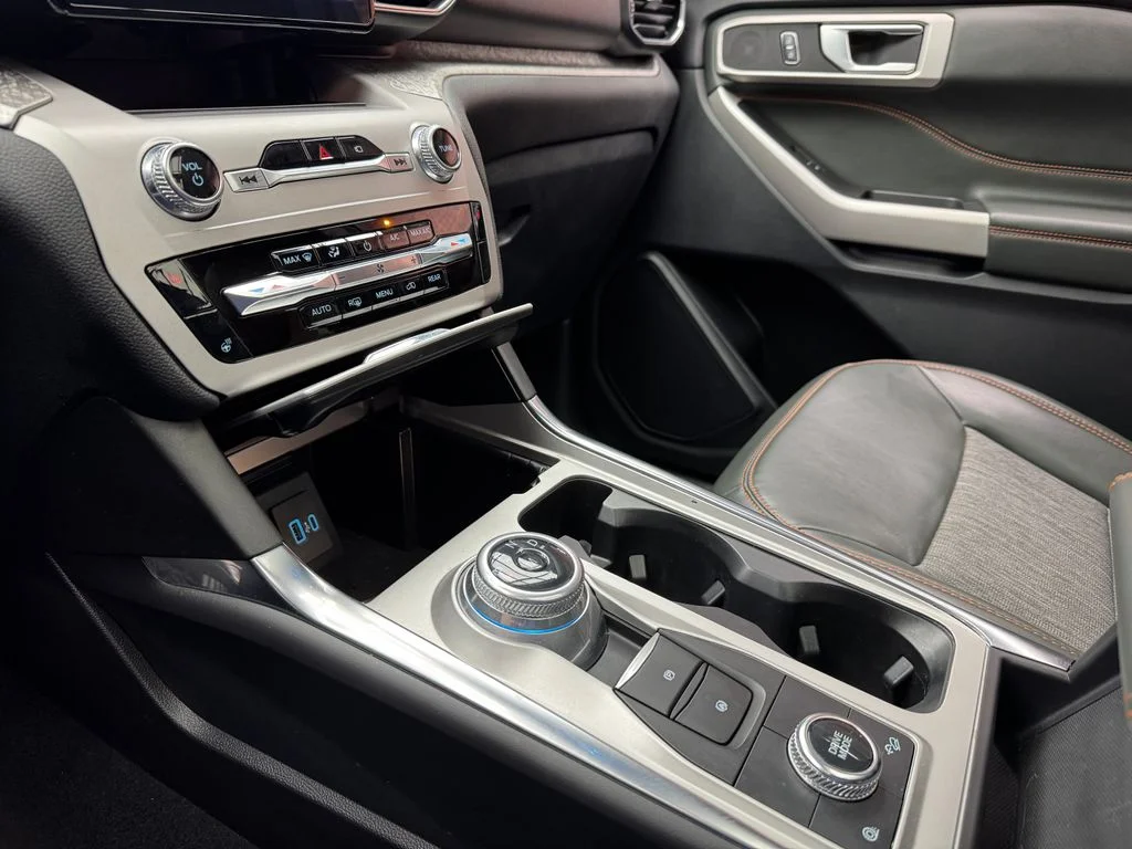 Used 2023 Ford Explorer - photo 10