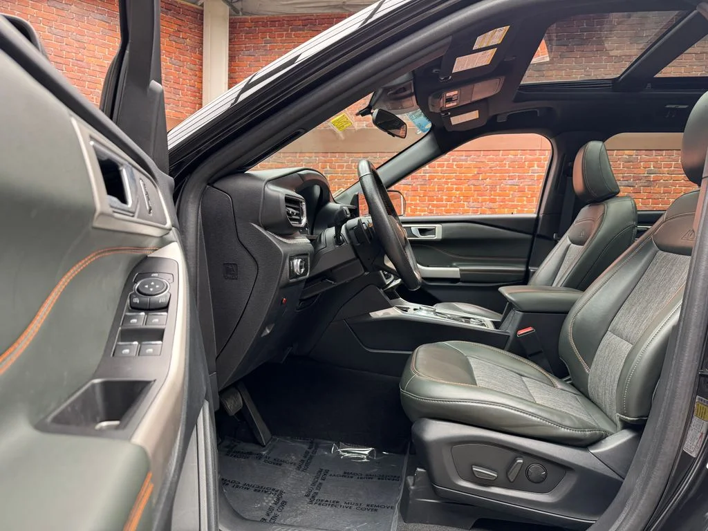 Used 2023 Ford Explorer - photo 13