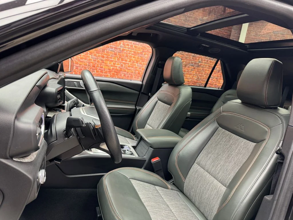 Used 2023 Ford Explorer - photo 14