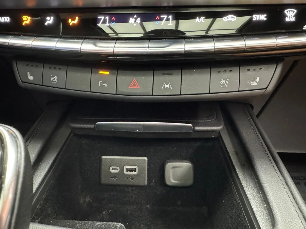 Used 2024 Cadillac XT4 - photo 20