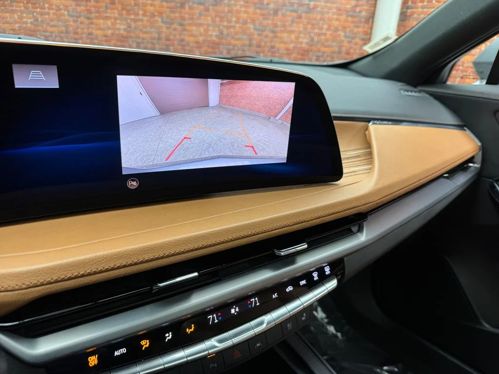 Used 2024 Cadillac XT4 - photo 23